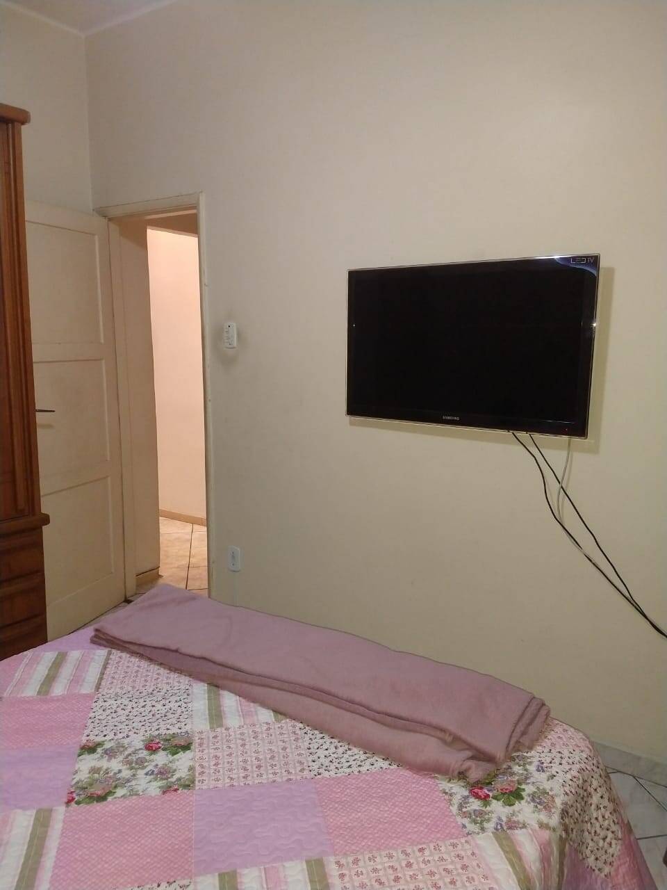 Apartamento à venda com 2 quartos, 70m² - Foto 2